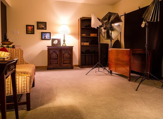 studio, bonus room, photography studio, umbrella reflectors, carpet, table, sofa, shelves, amateur photography, lighting, couch, craft room, brown room, brown table, brown photography, brown couch, brown umbrella, studio, studio, studio, studio, studio, photography studio, carpet, carpet, carpet, carpet. How product photography attribution methods compare for ecommerce teams