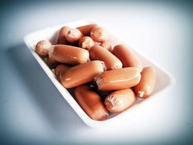 pack, hot dogs, 4k wallpaper, desktop backgrounds, sausage, grill, hotdog, beef, beautiful wallpaper, mac wallpaper, breakfast, meat, raw, closeup, isolated, meal, full hd wallpaper, windows wallpaper, barbecue, hd wallpaper, 4k wallpaper 1920x1080, nobody, kitchen, delicious, white, fat, brown, snack, studio, stack, bratwurst, gourmet, traditional, pork, junk, macro, dinner, eat, cool backgrounds, object, wallpaper 4k, tasty, gastronomy, free background, nutritious, cooked, laptop wallpaper, five, ingredient, wallpaper hd, free wallpaper, background, fresh, nutrition, cooking, bbq, food, foodstuff, product, fast. Five checks in a product photography product comparison